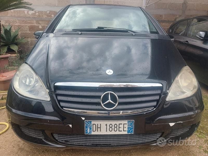 Usata Mercedes A180 108 CV (79 kW) 2007 Nero Berlina