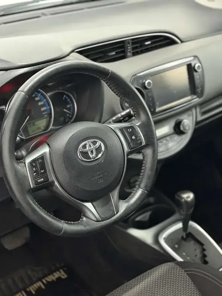 Usata Toyota Yaris Hybrid Active 101 CV (74 kW) 2016 Other Berlina