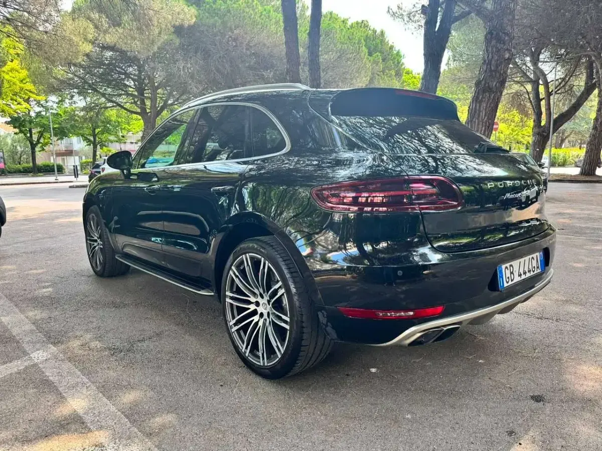 Usata Porsche Macan Turbo 400 CV (294 kW) 2016 Nero SUV