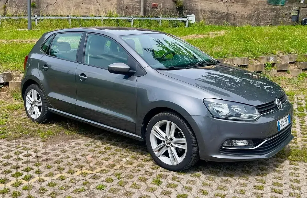 Usata VW Polo 90 CV (66 kW) 2017 Grigio Berlina