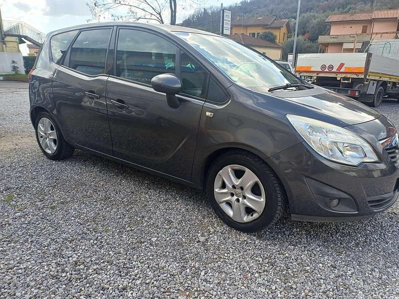 Usata Opel Meriva Cosmo 75 CV (55 kW) 2011 Other Monovolume