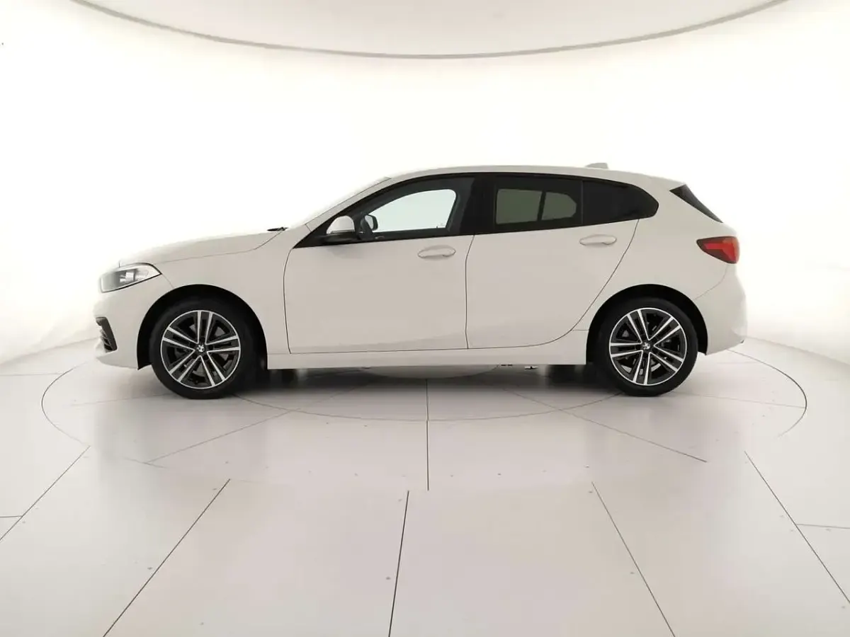 Usata BMW 116 Advantage 109 CV (80 kW) 2023 Bianco Utilitaria