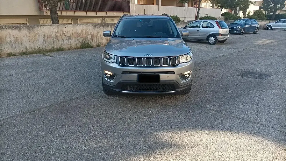 Usata Jeep Compass Limited 120 CV (88 kW) 2018 Grigio SUV