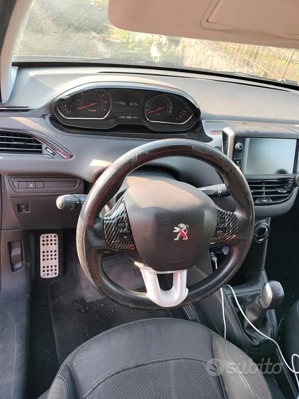 Usata Peugeot 208 82 CV (60 kW) 2012 Bianco Utilitaria