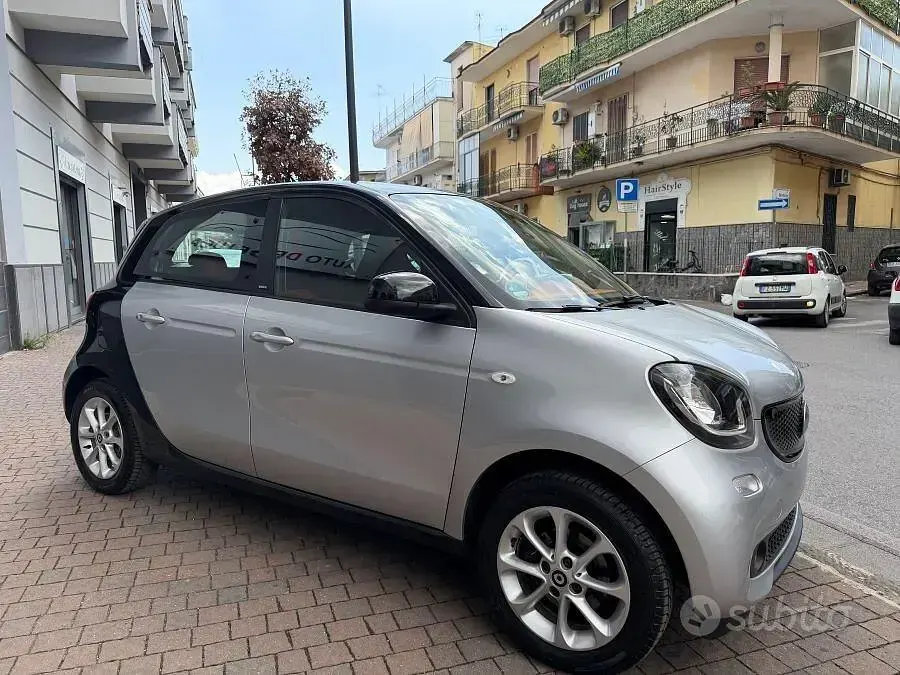 Usata Smart ForFour Passion 70 CV (51 kW) 2019 Grigio Utilitaria
