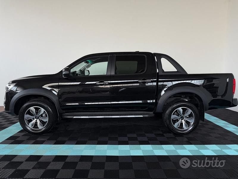 Usata EVO Cross 4 136 CV (100 kW) 2024 Nero Pick-up