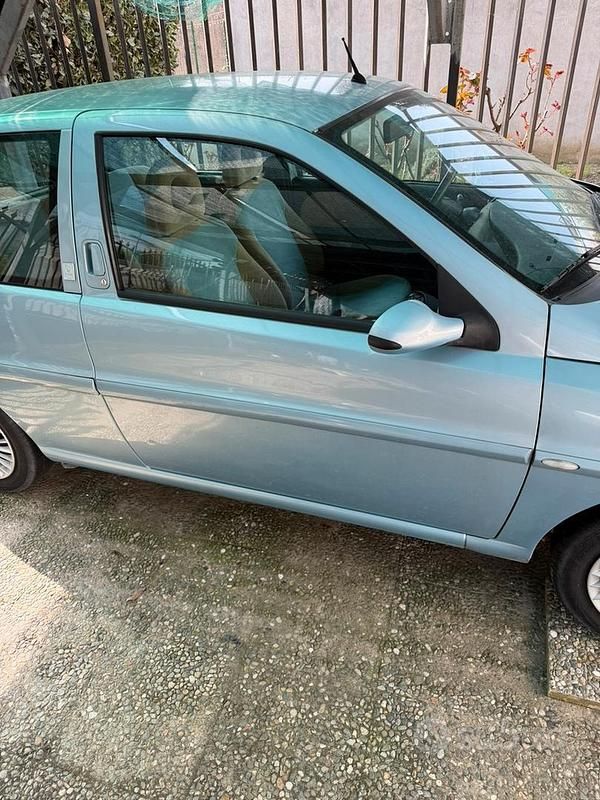 Usata Lancia Ypsilon 60 CV (44 kW) 2002 Utilitaria