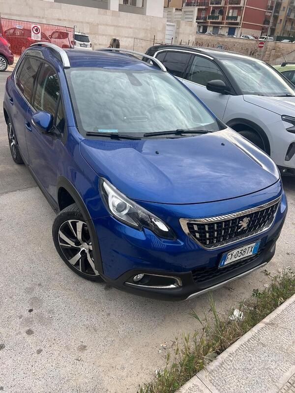 Blu Usata 2019 Peugeot 2008 SUV | 12.400 € (Ottimo prezzo) - Immagine 1/4