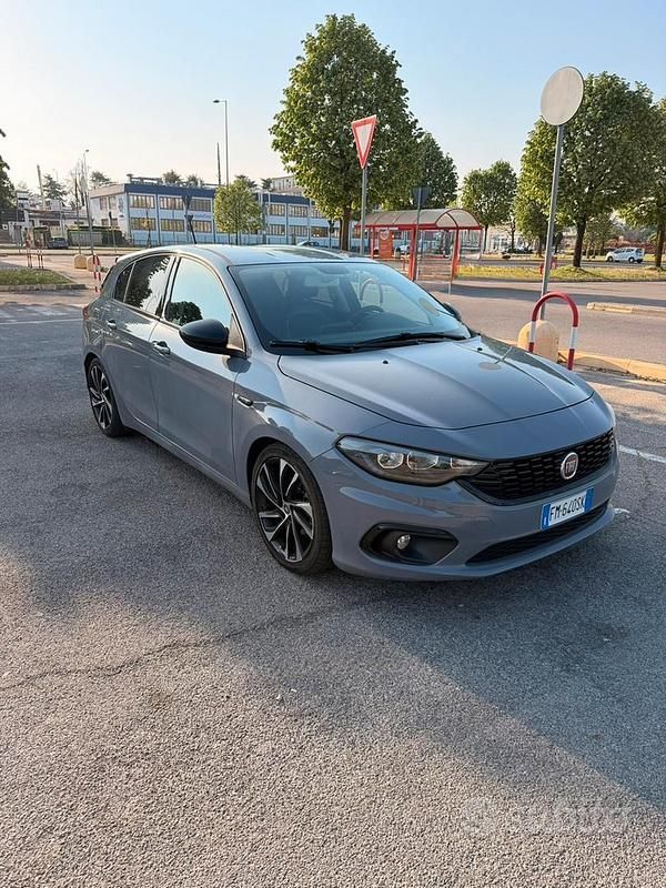 Usata Fiat Tipo S 120 CV (88 kW) 2017 Grigio Berlina