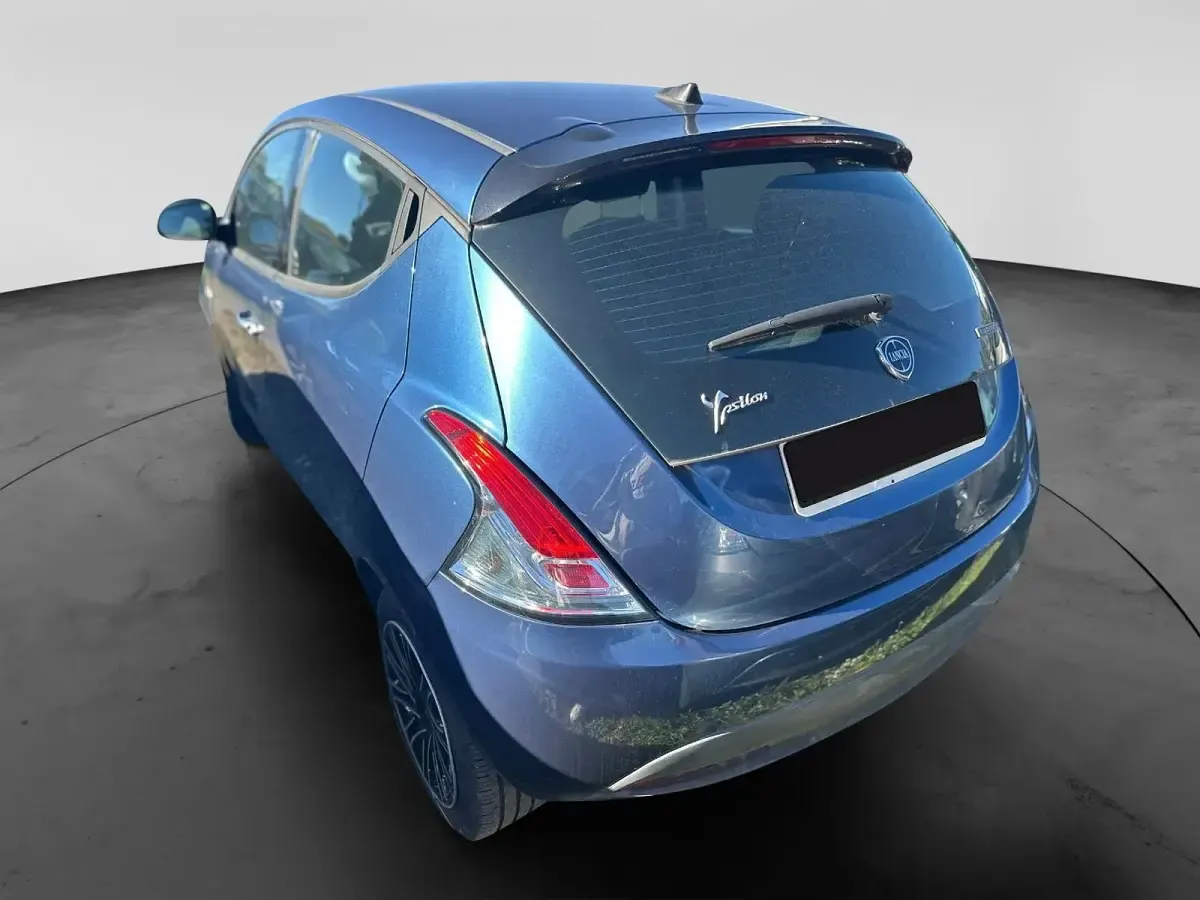 Usata Lancia Ypsilon Silver 70 CV (51 kW) 2023 Blu Utilitaria