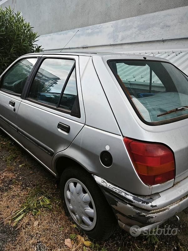 Usata Ford Fiesta 1991 Grigio Utilitaria