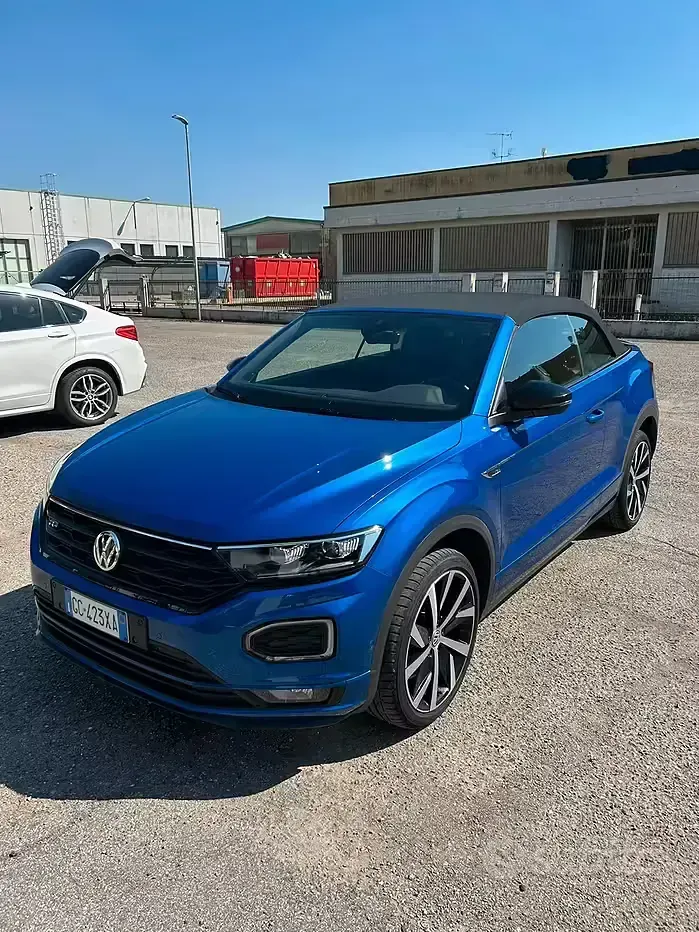 Usata VW T-Roc Cabriolet 150 CV (110 kW) 2020 Bluazzurro Cabrio