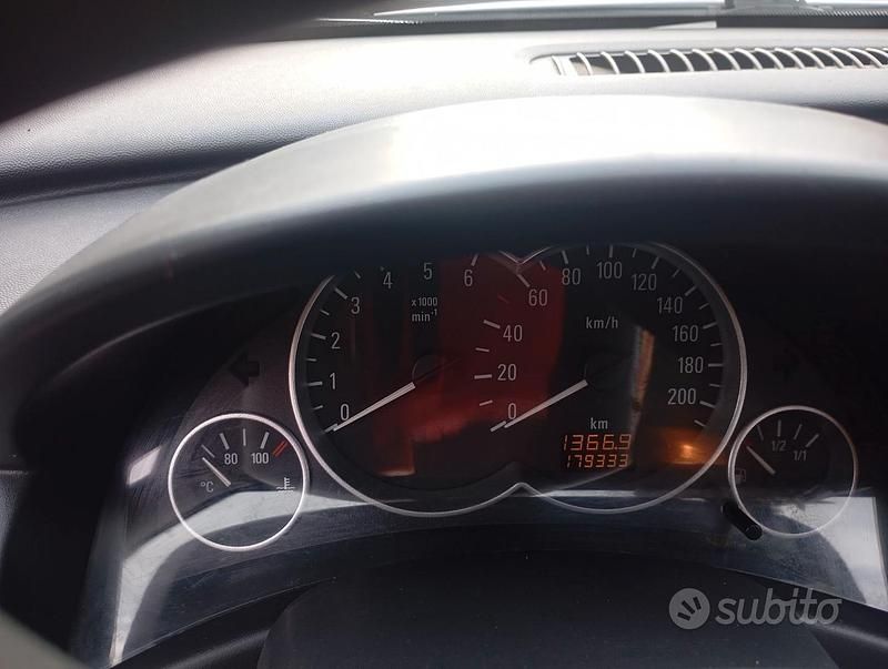 Usata Opel Corsa 2003 Grigio Berlina