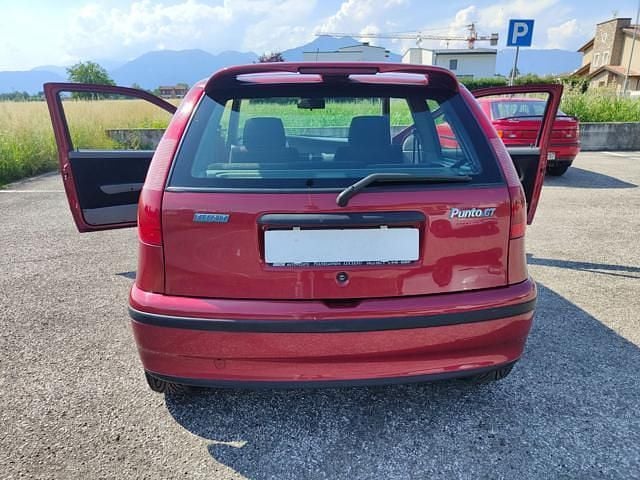 Usata Fiat Punto 133 CV (97 kW) 1995 Rosso Utilitaria