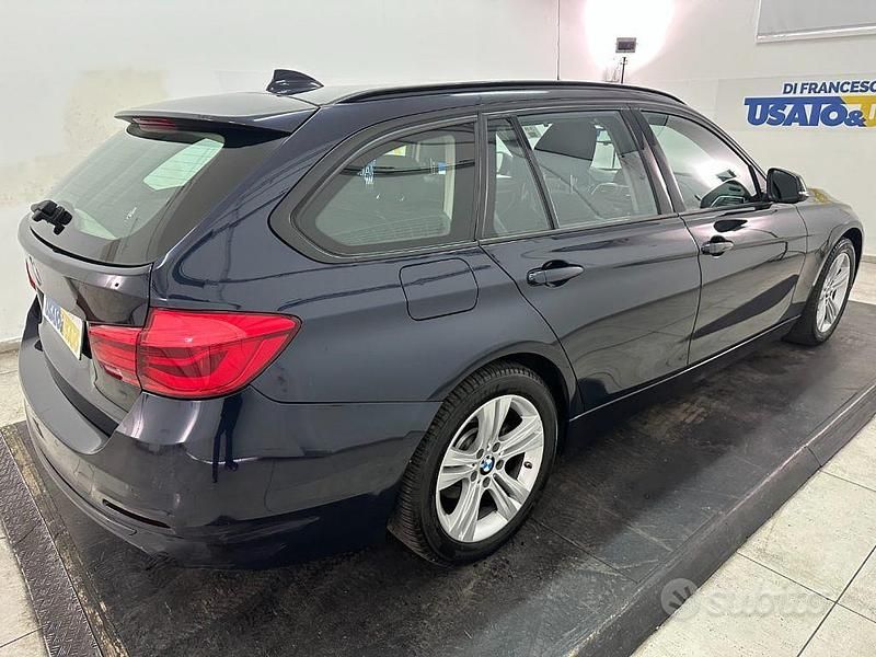 Usata BMW 320 Sport Line 190 CV (139 kW) 2017 Blu Station wagon
