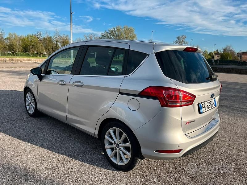 Usata Ford B-MAX 75 CV (55 kW) 2017 Grigio Monovolume