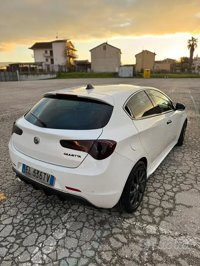 Usata Alfa Romeo Giulietta 109 CV (80 kW) 2012 Utilitaria