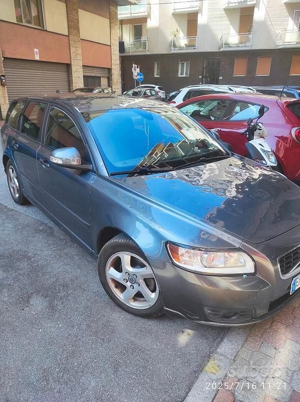 Usata Volvo V50 109 CV (80 kW) 2012 Grigio Station wagon