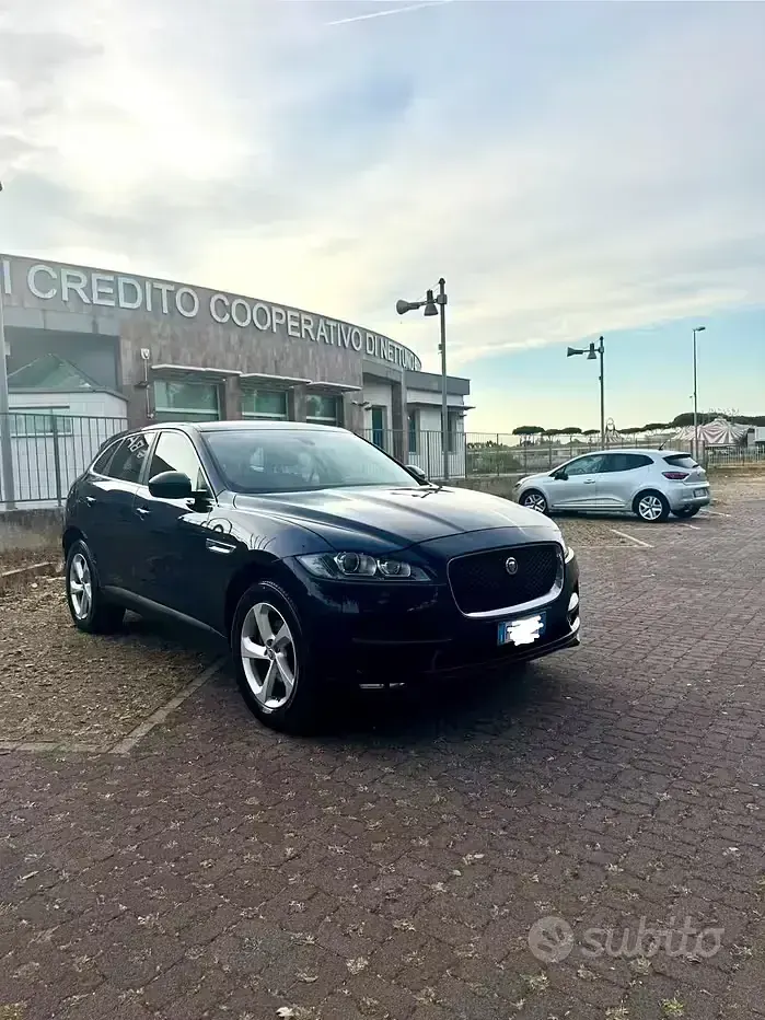 Usata Jaguar F-Pace Portfolio 180 CV (132 kW) 2018 Bluazzurro SUV