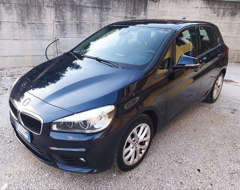 Usata BMW 218 Advantage 150 CV (110 kW) 2016 Blu/azzurro Station wagon