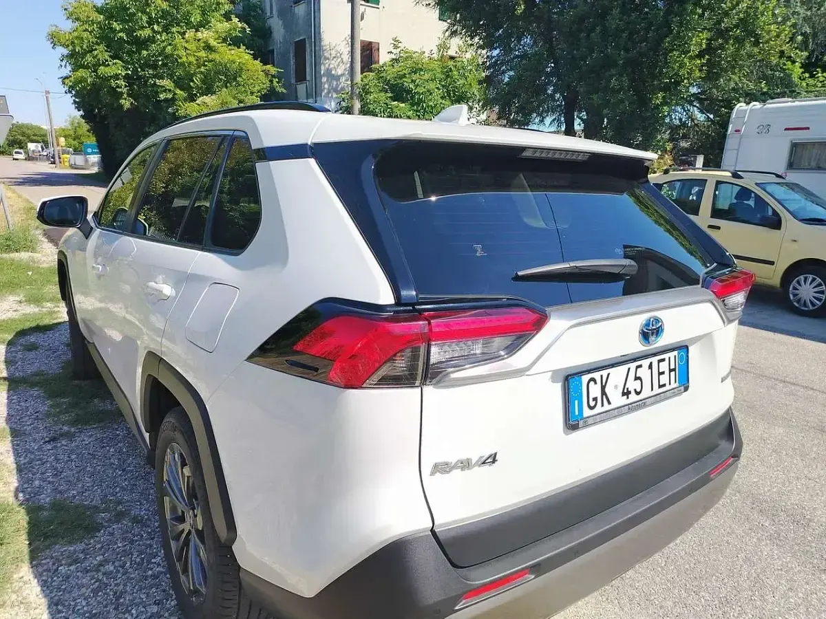 Usata Toyota RAV4 Hybrid Style 185 CV (136 kW) 2022 Other SUV
