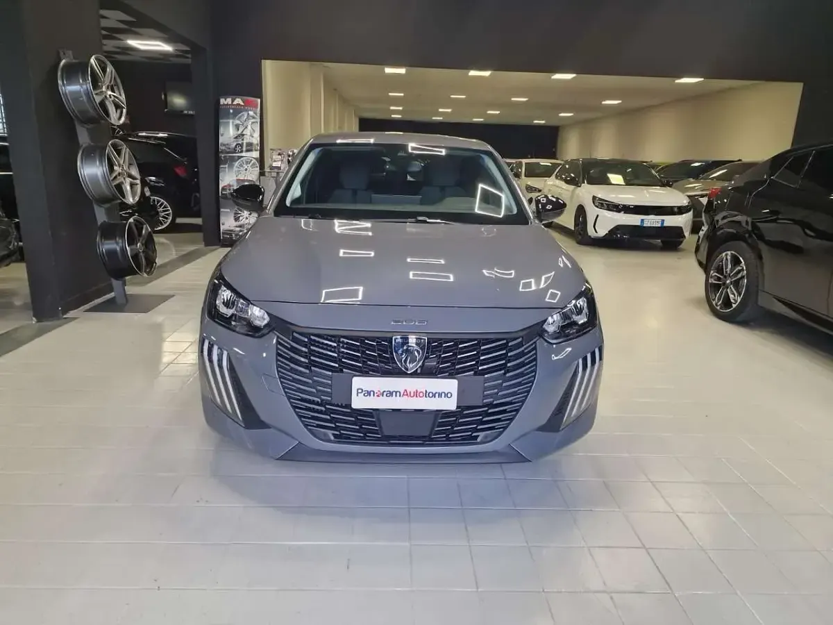 Usata Peugeot 208 Allure 101 CV (74 kW) 2025 Other Utilitaria