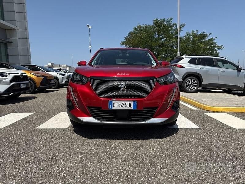 Usata Peugeot 2008 Allure 131 CV (96 kW) 2021 Rosso SUV