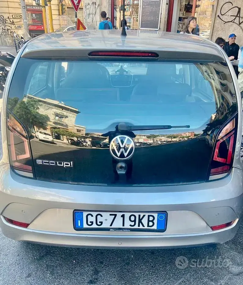 Usata VW up! 68 CV (50 kW) 2021 Grigio Utilitaria
