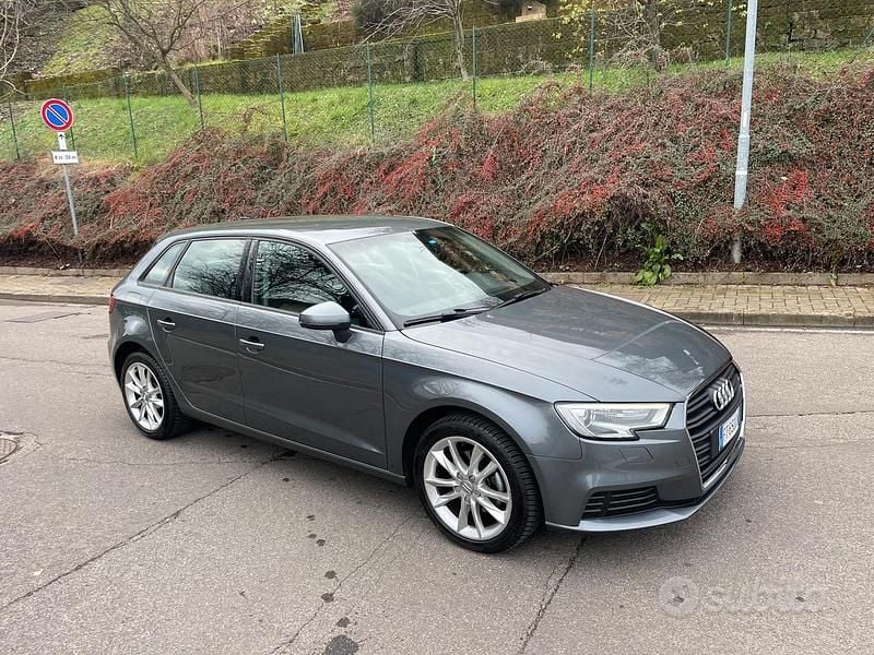 Grigio Usata 2018 Audi A3 Design Tre volumi | 13.300 € (Super prezzo) - Immagine 1/4