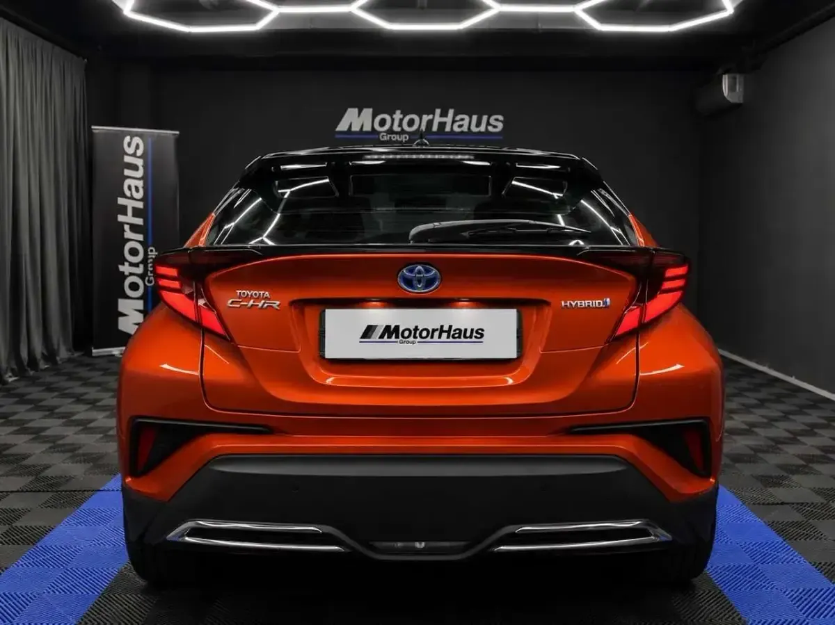 Usata Toyota C-HR+ 184 CV (135 kW) 2020 Arancione SUV