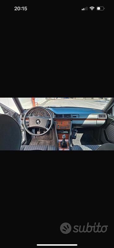 Usata Mercedes E200 1990 Grigio Berlina