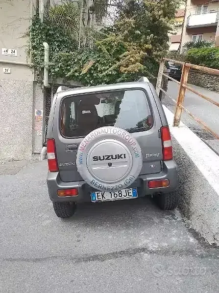 Usata Suzuki Jimny 86 CV (63 kW) 2009 Grigio SUV