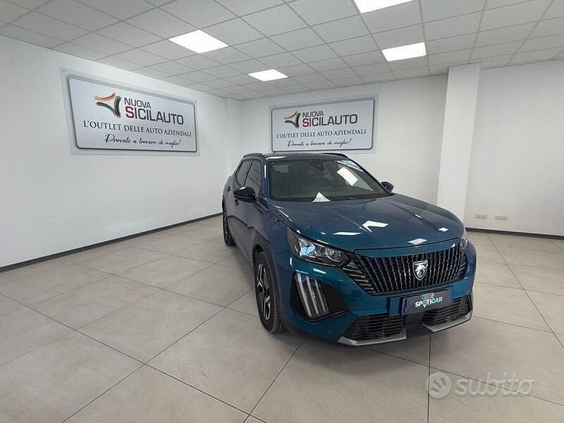 Usata Peugeot 2008 Allure 101 CV (74 kW) 2025 Blu/azzurro SUV