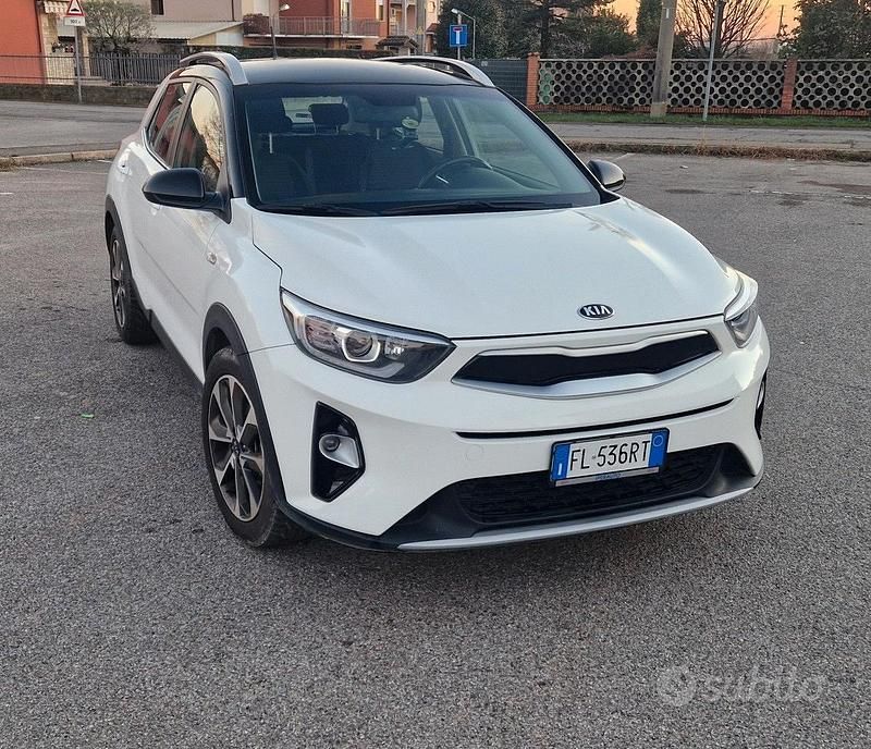 Usata Kia Stonic Style 110 CV (80 kW) 2017 Bianco SUV