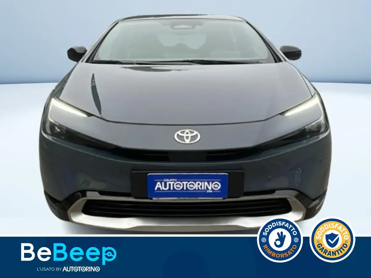 Usata Toyota Prius Active 151 CV (111 kW) 2025 Grigio metallizzato Utilitaria