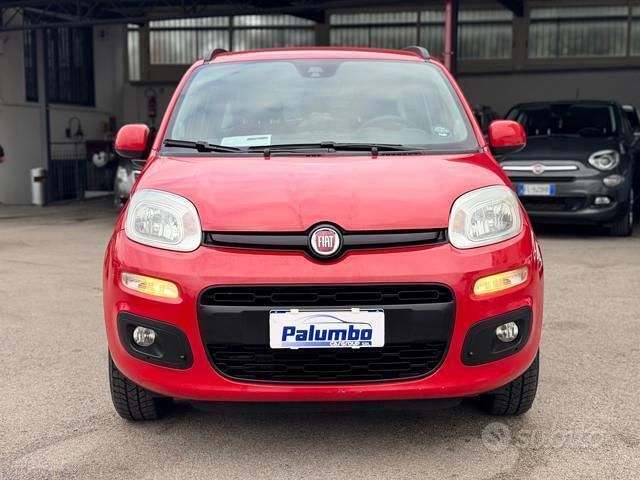 Usata Fiat Panda Lounge 85 CV (62 kW) 2017 Rosso Utilitaria