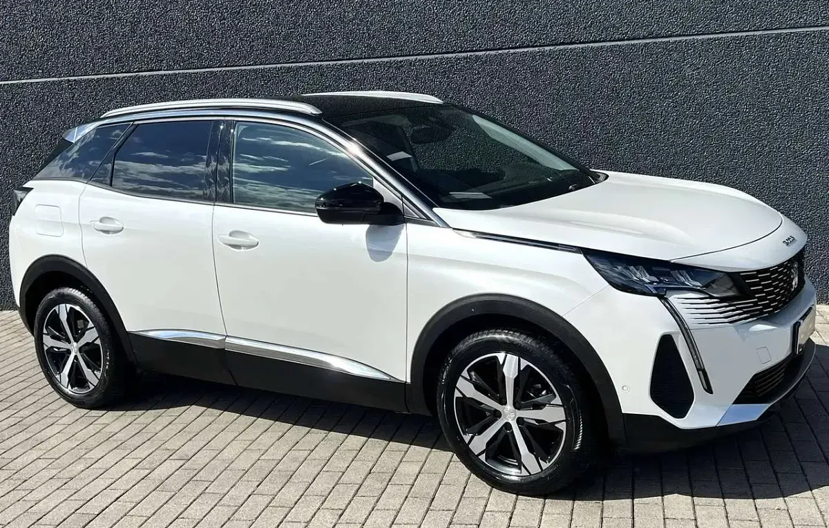 Gebraucht Peugeot 3008 131 PS (96 kW) 2021 Weiß SUV