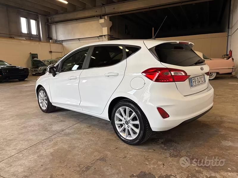 Usata Ford Fiesta Titanium 86 CV (63 kW) 2018 Bianco Utilitaria