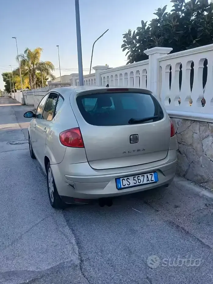 Usata Seat Altea 105 CV (77 kW) 2004 Giallo Monovolume