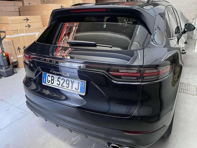 Usata Porsche Cayenne 441 CV (324 kW) 2018 Blu/azzurro SUV