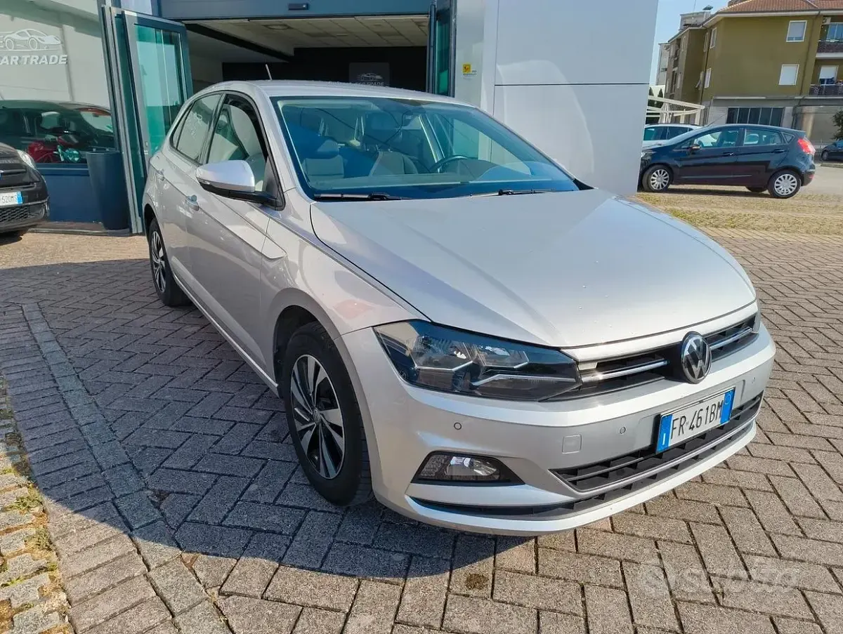 Usata VW Polo Comfortline 90 CV (66 kW) 2018 Grigio Utilitaria