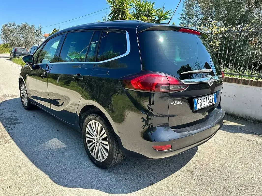 Usata Opel Zafira Tourer Cosmo 150 CV (110 kW) 2015 Nero Monovolume