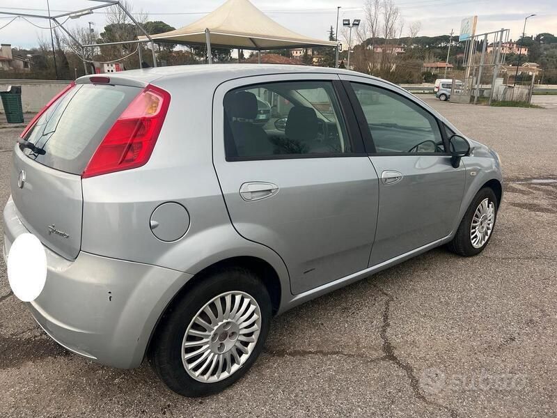 Usata Fiat Grande Punto 65 CV (47 kW) 2008 Grigio Utilitaria