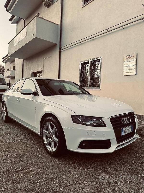 Bianco Usata 2009 Audi A4 Tre volumi | 6000 € (Buon prezzo) - Immagine 1/4