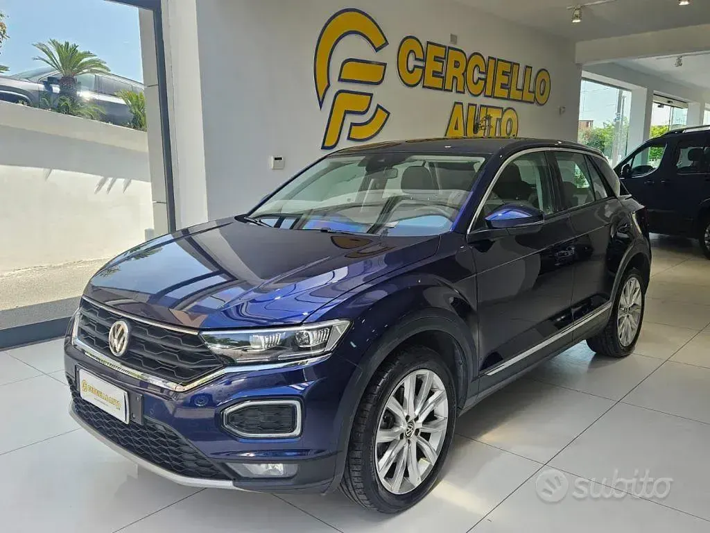 Usata VW T-Roc Style 150 CV (110 kW) 2018 Blu metallizzato SUV