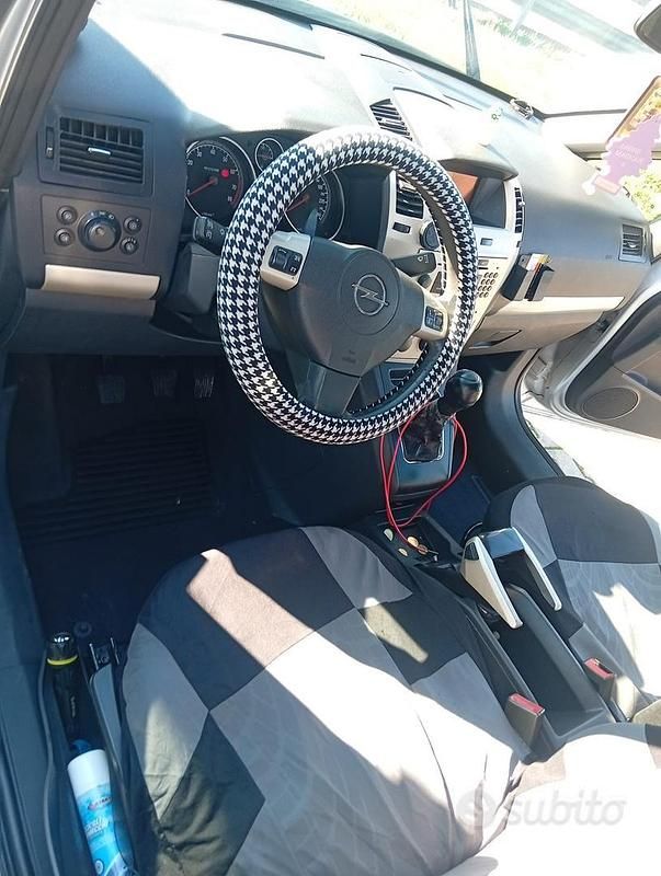 Usata Opel Zafira 94 CV (69 kW) 2010 Monovolume