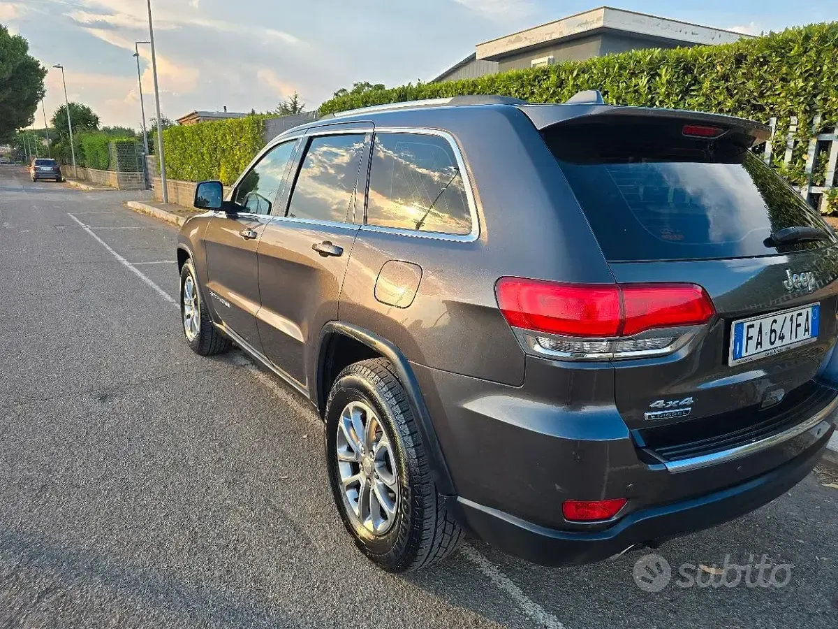 Usata Jeep Grand Cherokee 190 CV (139 kW) 2015 Grigio SUV