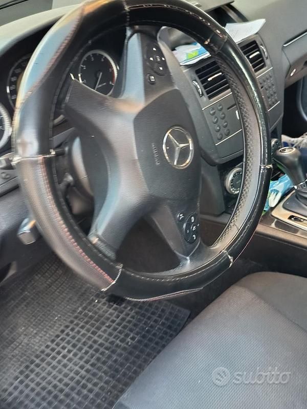 Usata Mercedes C220 Classic 170 CV (125 kW) 2011 Nero Berlina