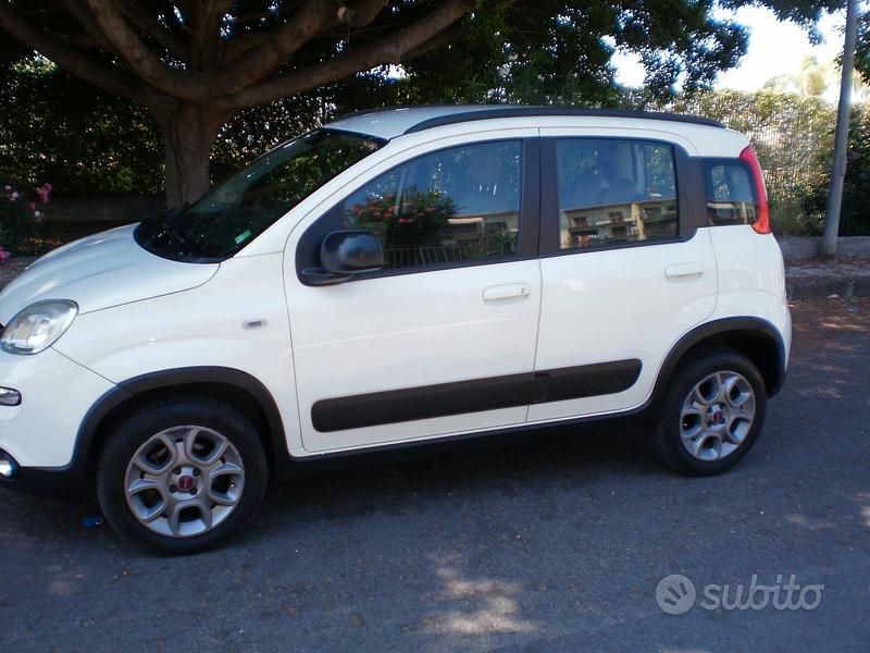 Usata Fiat Panda 4x4 S 80 CV (58 kW) 2014 Bianco Utilitaria