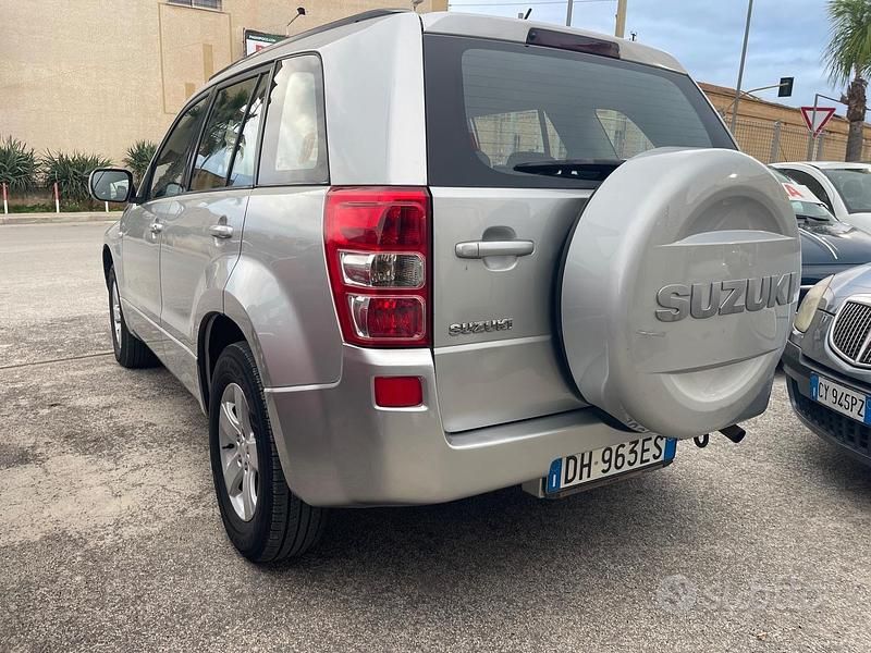 Usata Suzuki Grand Vitara 129 CV (94 kW) 2007 Grigio Station wagon